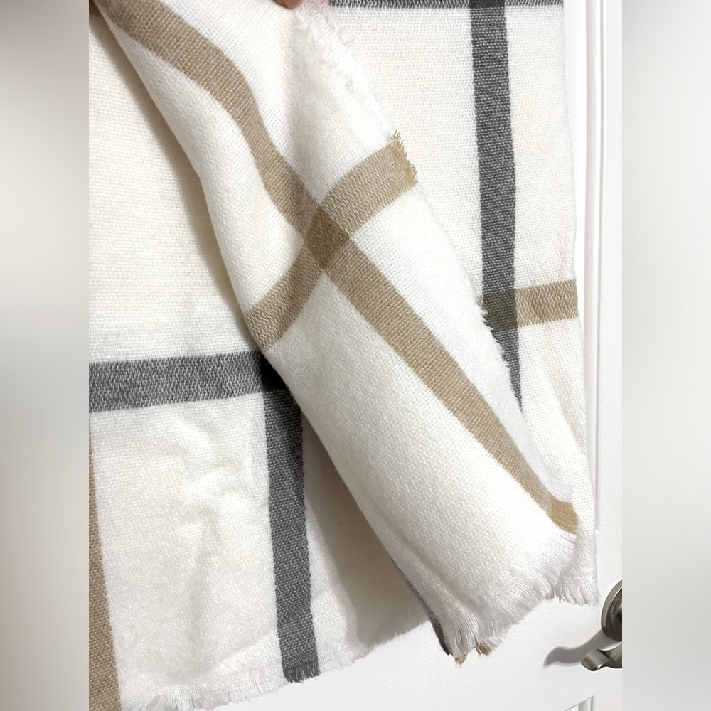 New Japan checker scarf & wrap - Picture 3 of 4